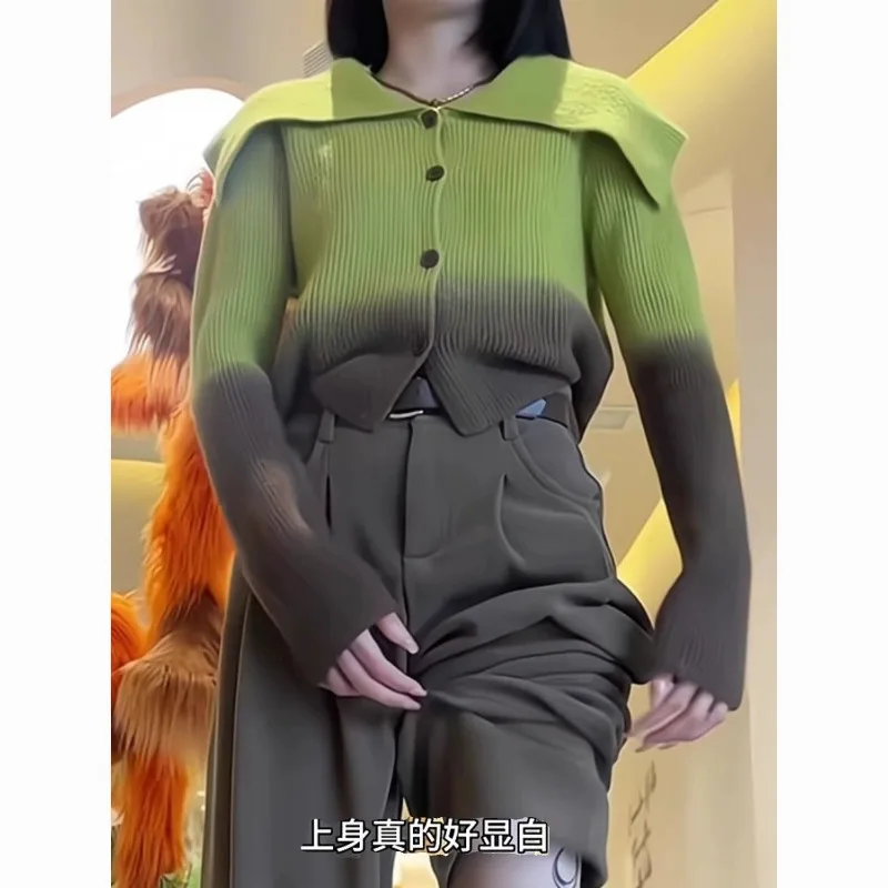 

Western Gradient Lapel Sweater Jacket for Women in Autumn and Winter Design Niche Loose Long-sleeved Short Knitted Cardigan