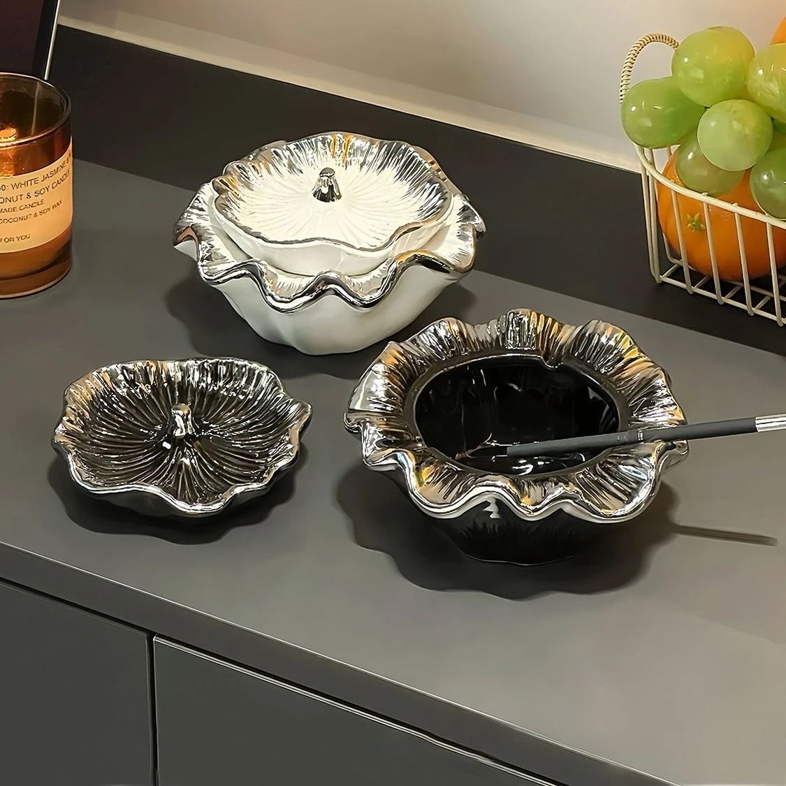 Creative and Simple Lotus Leaf Ashtray Household Decoration Personalized Living Room Ceramic Ornament with Cover Anti-fly Ash