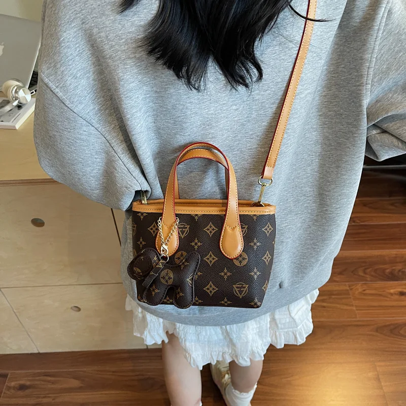 

Летняя сумка-ведро с мятой, женская сумка Artisan из потертой кожи, сумка на плечо в стиле бохо с бахромой, пляжная сумка для выходных, незаменимая ​ ​