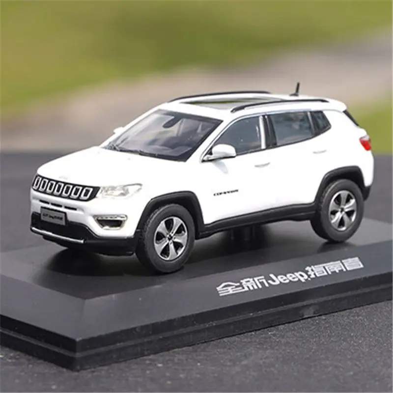 1:43 Jeeps Compass SUV Alloy Car Model Diecasts Metal Off-road Vehicles Car Model High Simulation Childrens Toys Gift Decoration