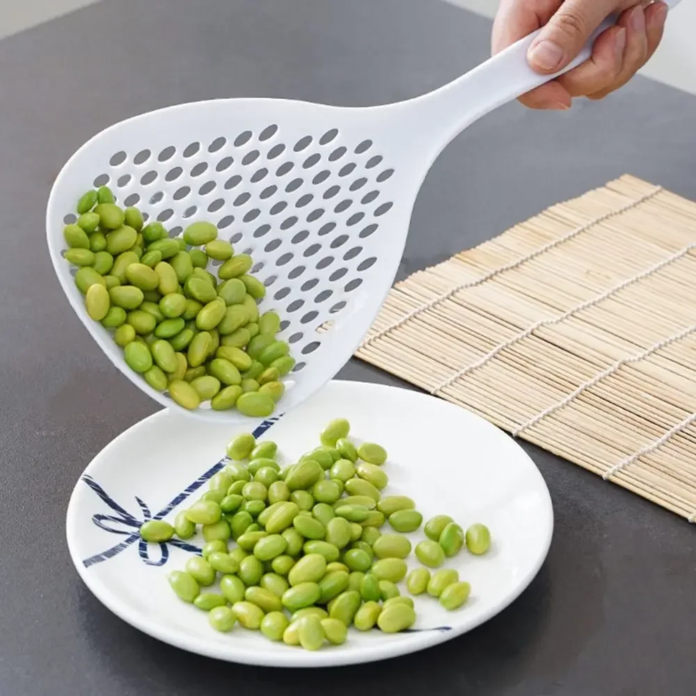 

1Pcs Household Kitchen Tool Food Straining Spoon Anti-scald Skimmer Plastic Spoon Cooking Spatula Creative Colander Strainer