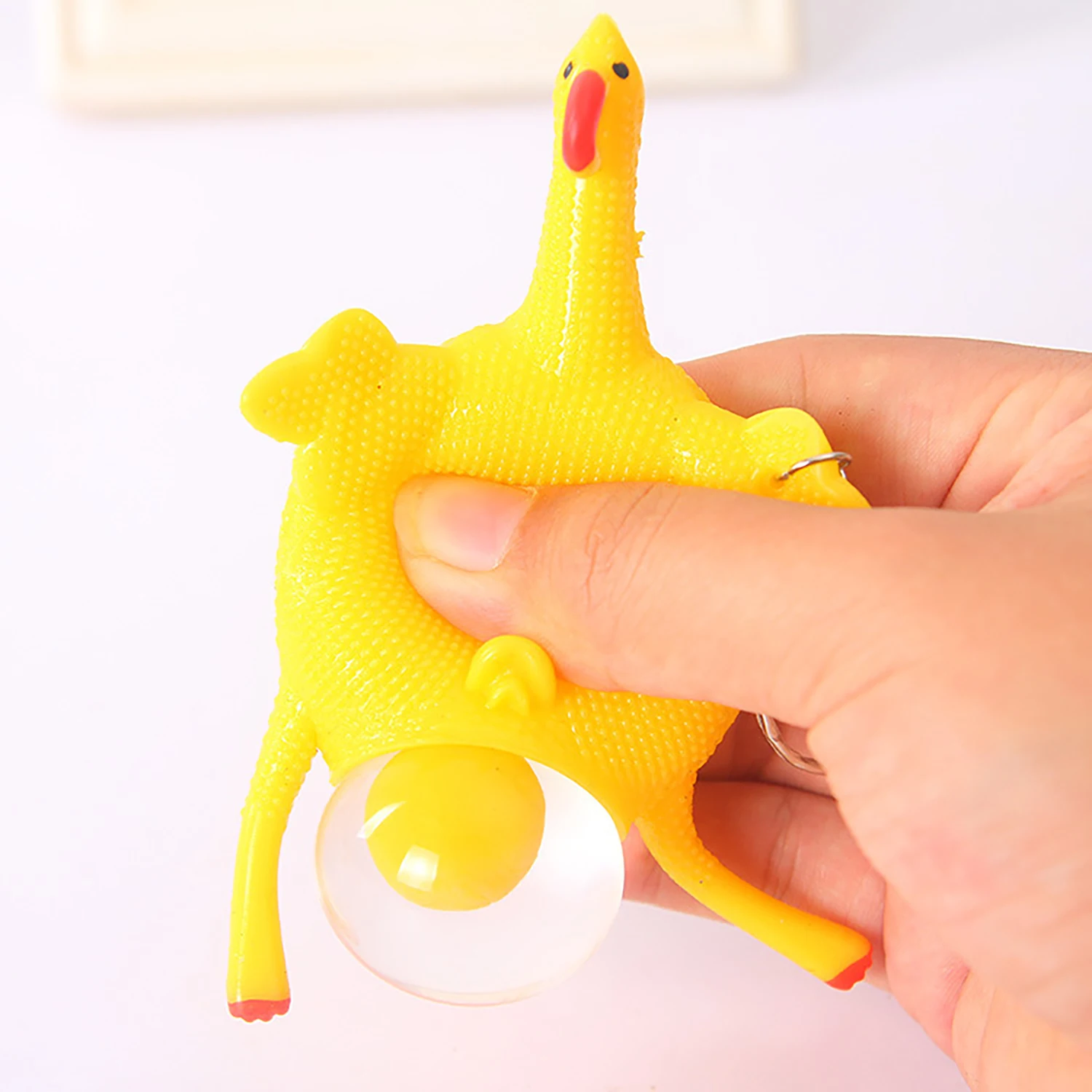 سلسلة مفاتيح لعبة إبداعية تنفيس الدجاج تحت الدجاج، مزحة دجاج البيض، هدية ضغط مضحكة، محاكاة ساخرة لتخفيف التوتر