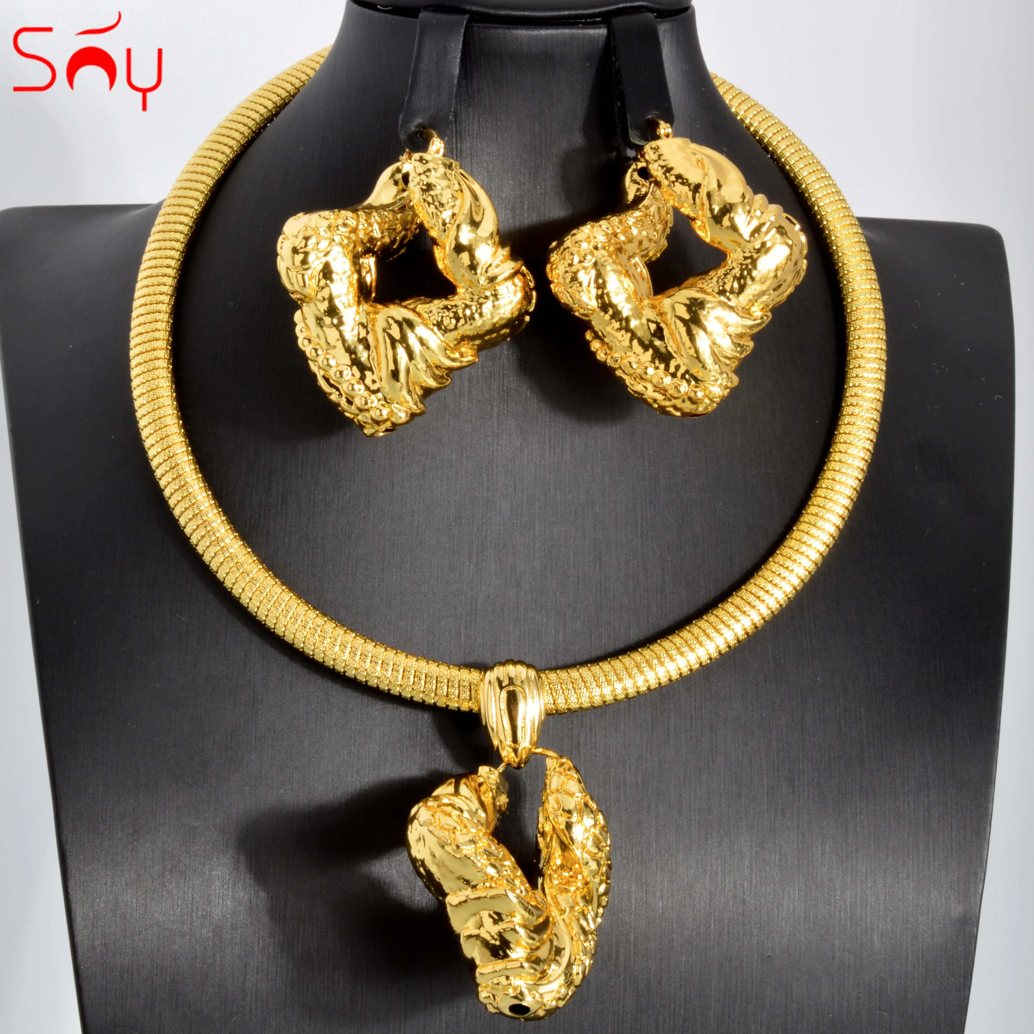 

Sunny Jewelry Set Dubai Gold Color Geometry Rhombus Screw Pendant Necklace Earring Italy Bridal Jewellery Accessories Party Gift