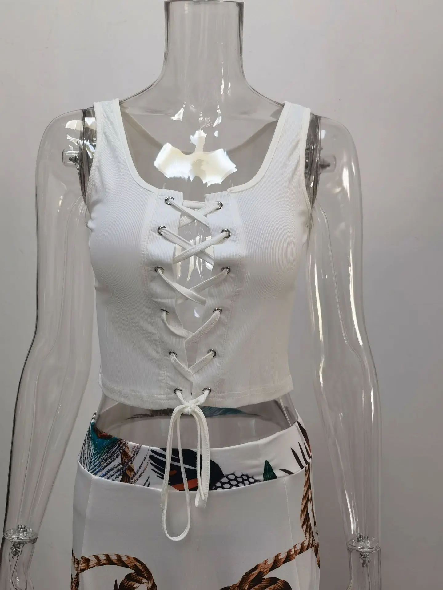 Sexy Sommer-Tanktop mit V-Ausschnitt und Kordelzug – langlebige, mikroelastische Strickweste, pflegeleicht und halbtransparent – Detail 13