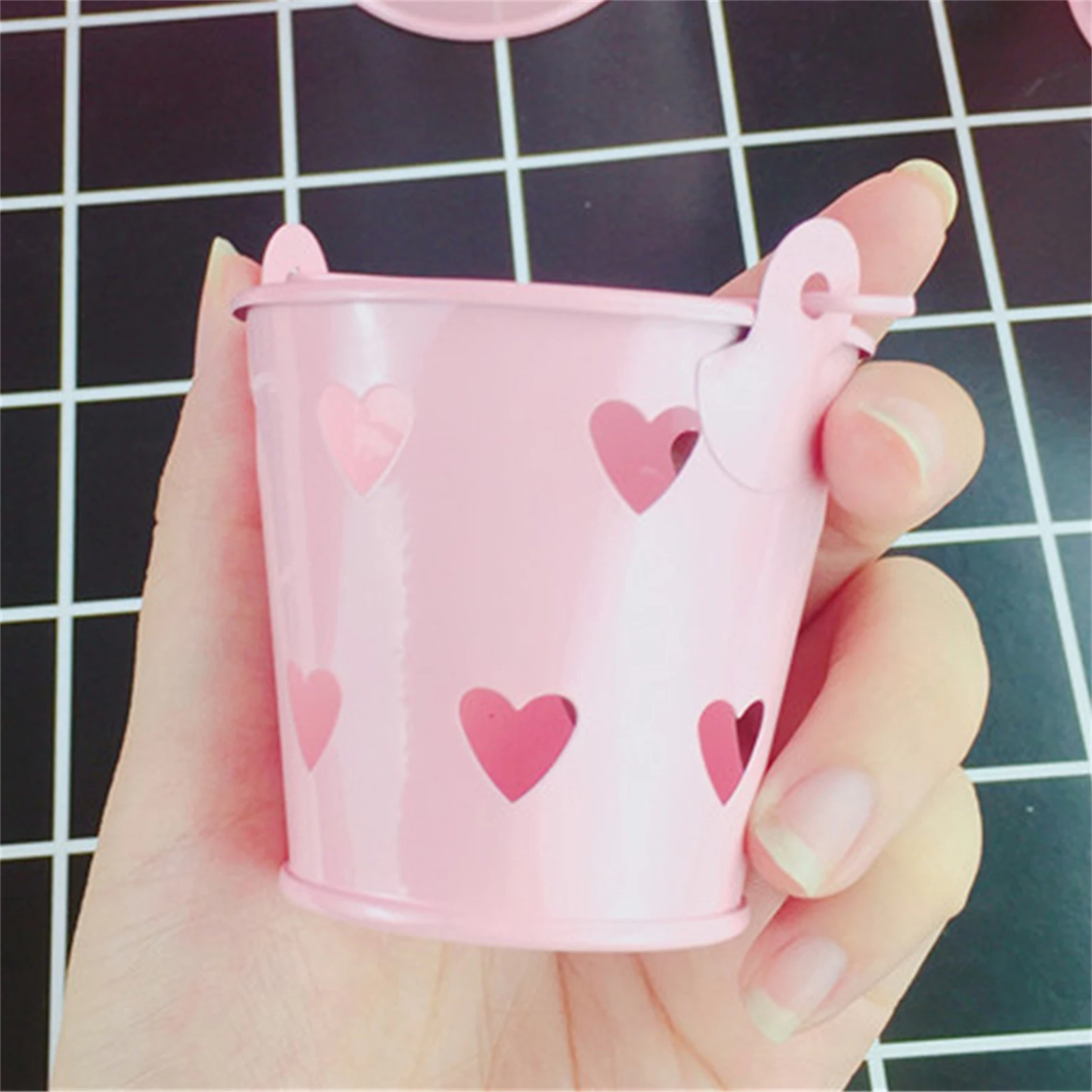 Mini Metal Tin Bucket Pink Heart Desktop Storage Organizer Creative DIY Candy Snack Holder for Home Decor Hair Clip Storage
