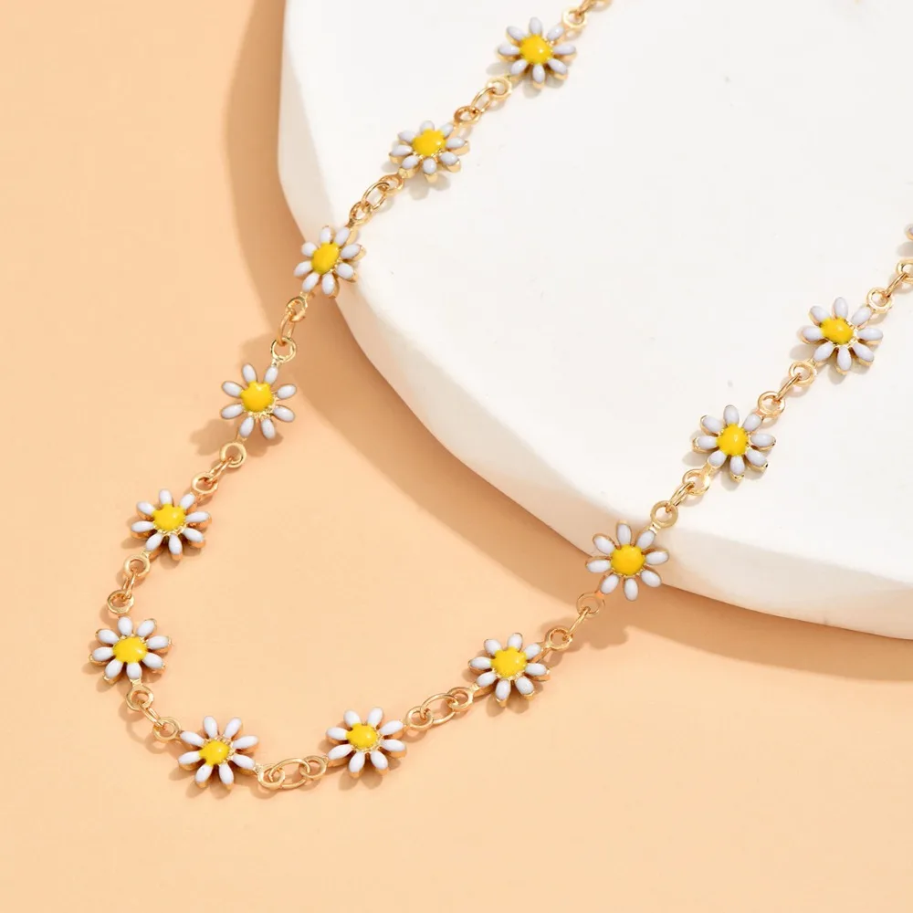 Pendant Flower Daisy Clavicle Chain Necklace Jewelry Decoration Ladies Cute Daisy Neck Chain Alloy Flower Girl's Neck Chain