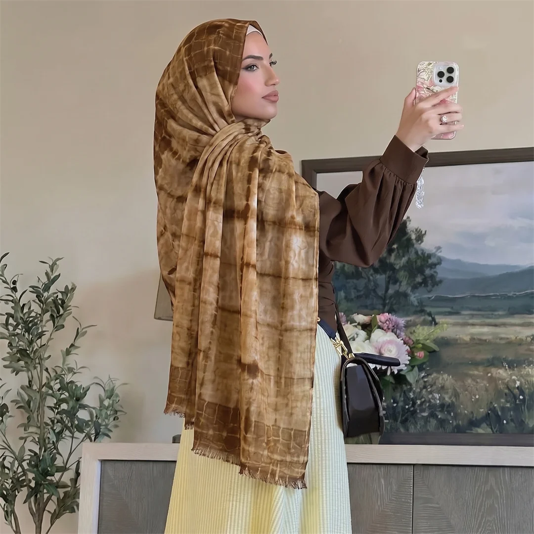 Fashion Tie Dye Rayon Hijab Scarf Fringe Edge Muslim Women Headscarf Wrap Soft Lightweight Breathable Islamic Daily Turban Shawl view 4
