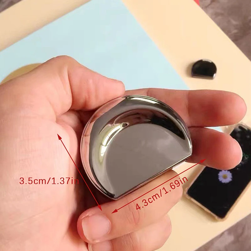 5ml Moon-shaped Container Portable Magnetic Metal Empty Box For Cream Rouge Cosmetics Eyeshadow Lip Balm Solid Perfume Case DIY