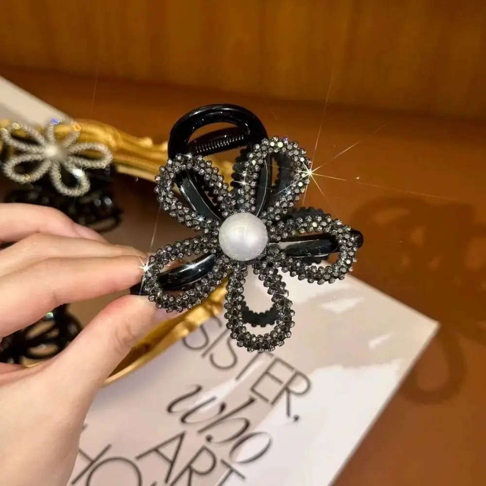 

Creative Zircon Rhinestone Shark Clip Korean Style Diamond Flower Pearls Shark Clip Silver Hollow Shiny Hair Claw Female