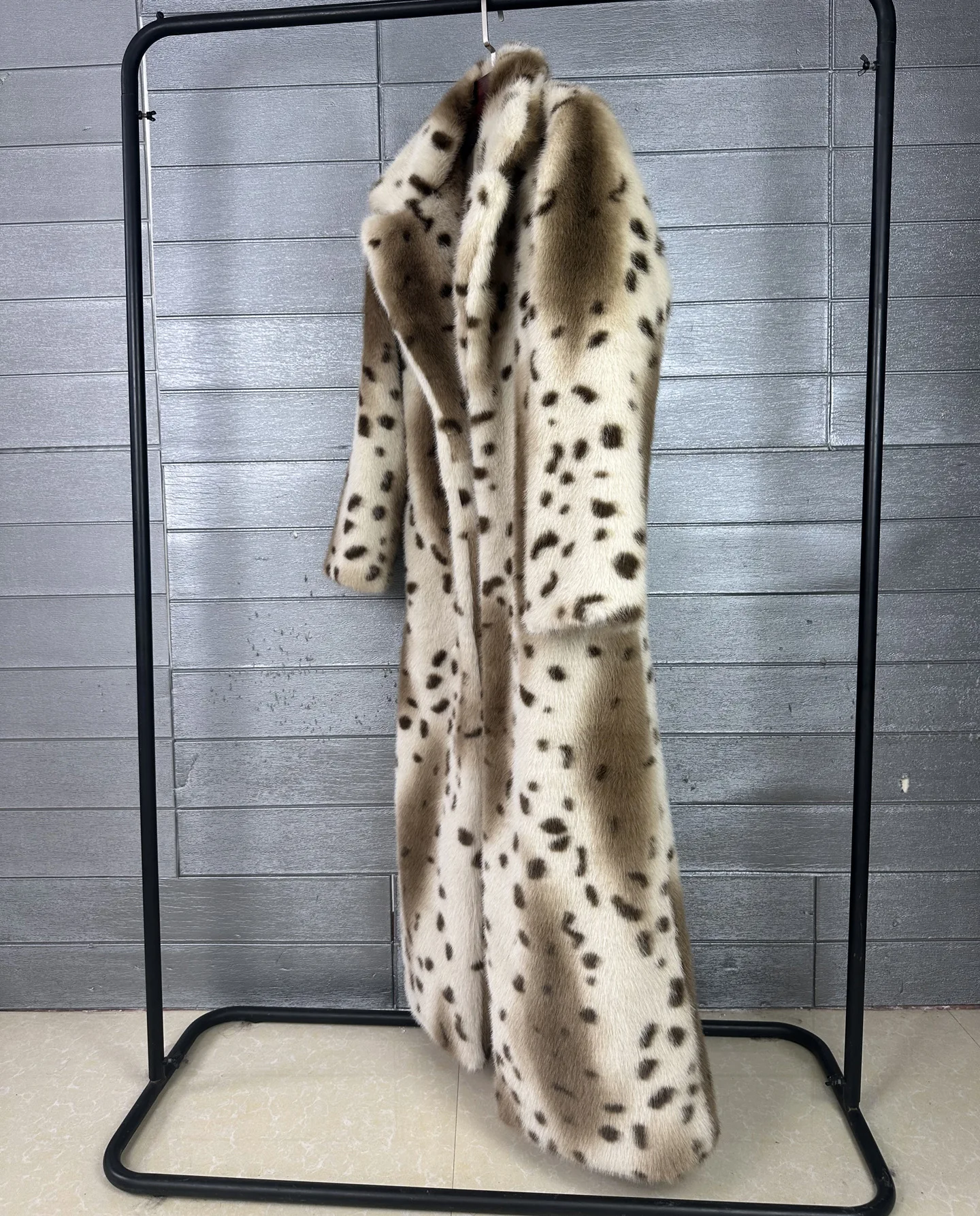 DEAT 2026 Winter Fashion Imitation Fur Leopard Pattern Coat For Women Notched Collar Long Style Notched Collar Jacket 11B9518