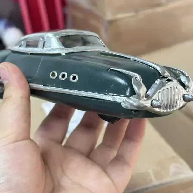 

Funny Collection Retro Wind Up Toy Old Vintage Sports Car Mechanical Clockwork Toy Metal Tin Figures Model Kids Gift