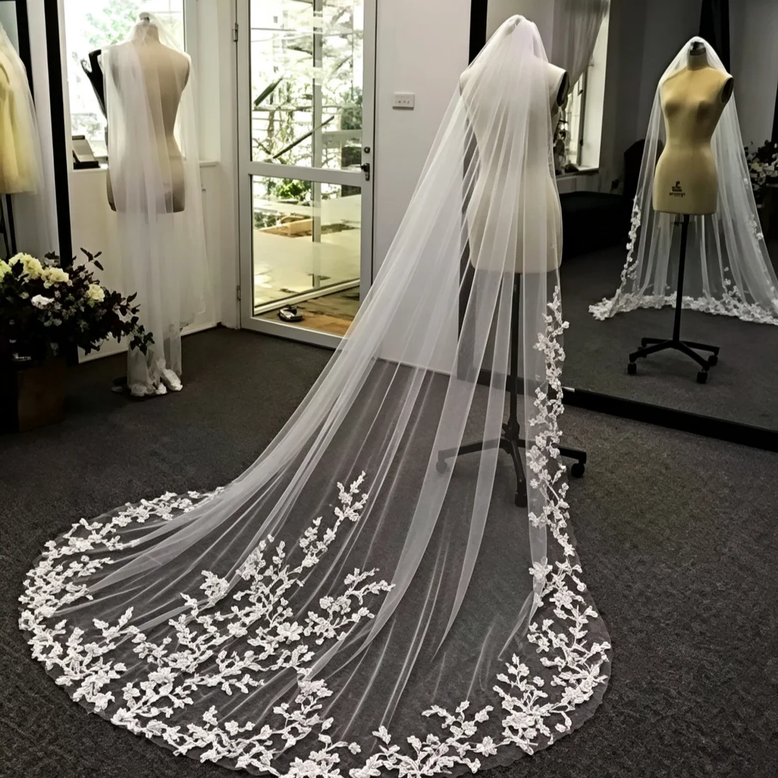 elegant-wedding-veils-lace-appliques-3d-flowers-1-tier-long-castle-bride-mantilla-exquisite-petals-bridal-veil