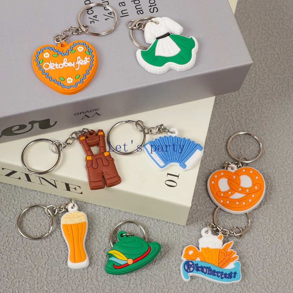 8 Stück Münchner Bier Festival PVC Schlüsselanhänger Rucksack Anhänger für Oktoberfest Thema Geburtstag Party Gefälligkeiten Goodie Bag Pinata Füllstoffe