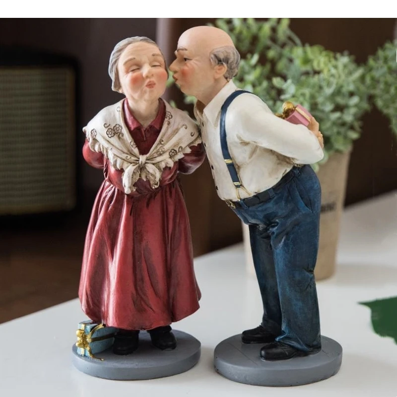 Resin Handicraft Artificial Figure Sculpture Old Couple Man Wedding Anniversary Decorative Figurines Home Decoration