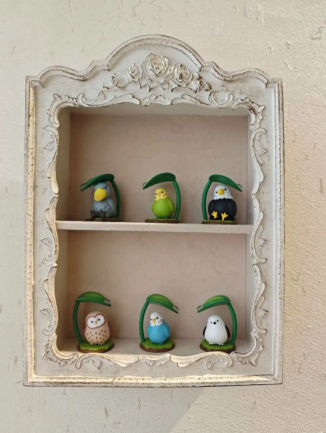 

Новинка в наличии: Фигурки животных и птиц, прячущихся под листьями – Тигры, попугаи, пухлые чираки, совы. Куклы-украшения. Подарок-сюрприз.