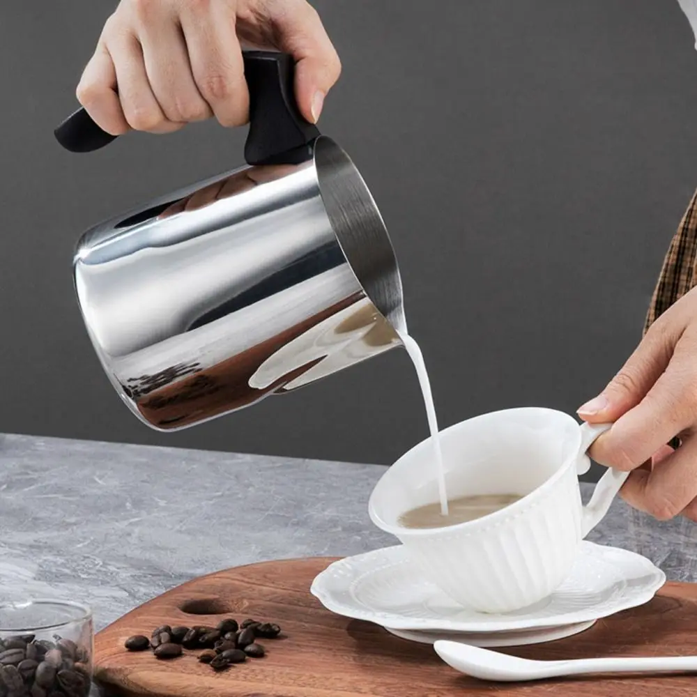 

Stainless Steel Milk Frother Jug Anti-scalding Handle Pointed Diversion Port Latte Coffee Cup with Scale 350/600/1000ML