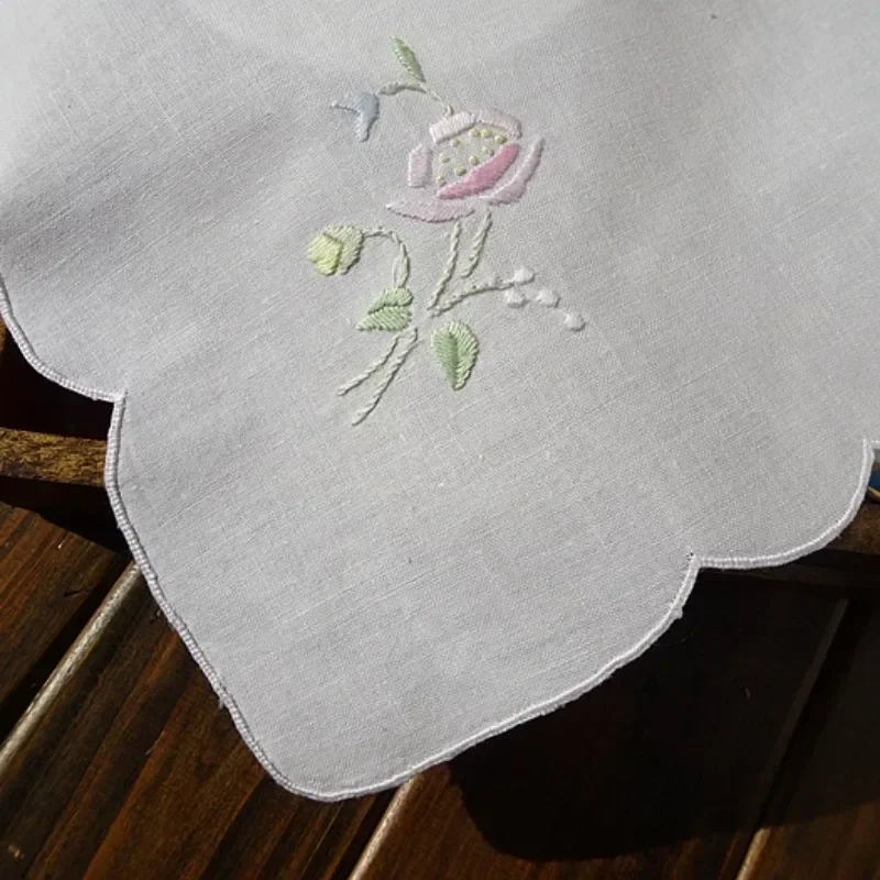 

4 PCS English vintage cotton hand-embroidered napkin handkerchief about 35CM