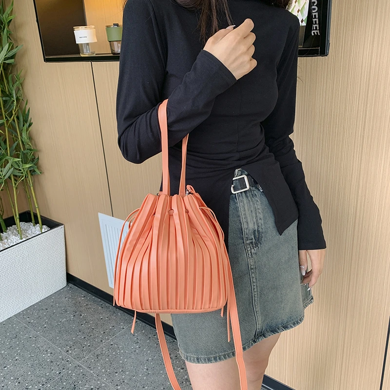 7 Colors Pu Leather Crossbody Bags For Women Brand Designer Strip Pleated Handbag Ladies Bucket Shoulder Bag Fashion Clutches