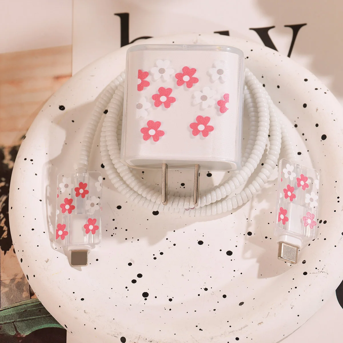 Cute Charger Cable Protector for iPhone 16 15 14 13 12 11 Pro Max 20W 18W USB-C PD Data Cable Organizer Spiral Winder Cover