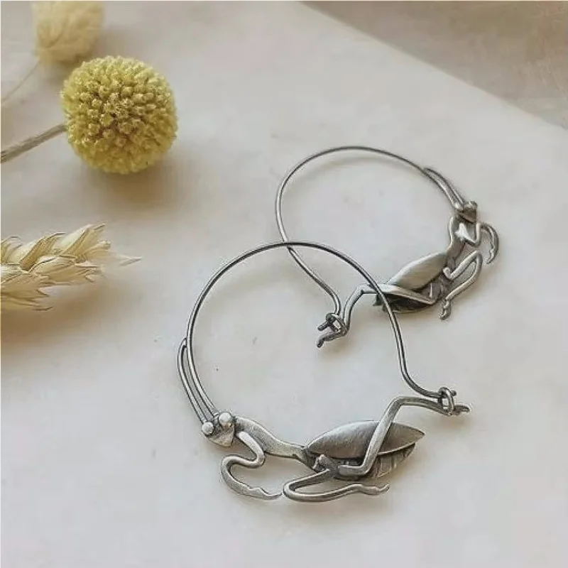 Retro Exquisite Handcrafted Insect Shaped Hoop Earrings for Women Creative Fashion Daily Party Jewelry Accessories Perfect Gifts