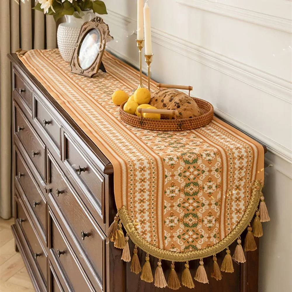 1PC Vintage Table Flag Cover Table Cloth Wedding Decoration European style Jacquard Table Runner for Home Kitchen Dining Party 1