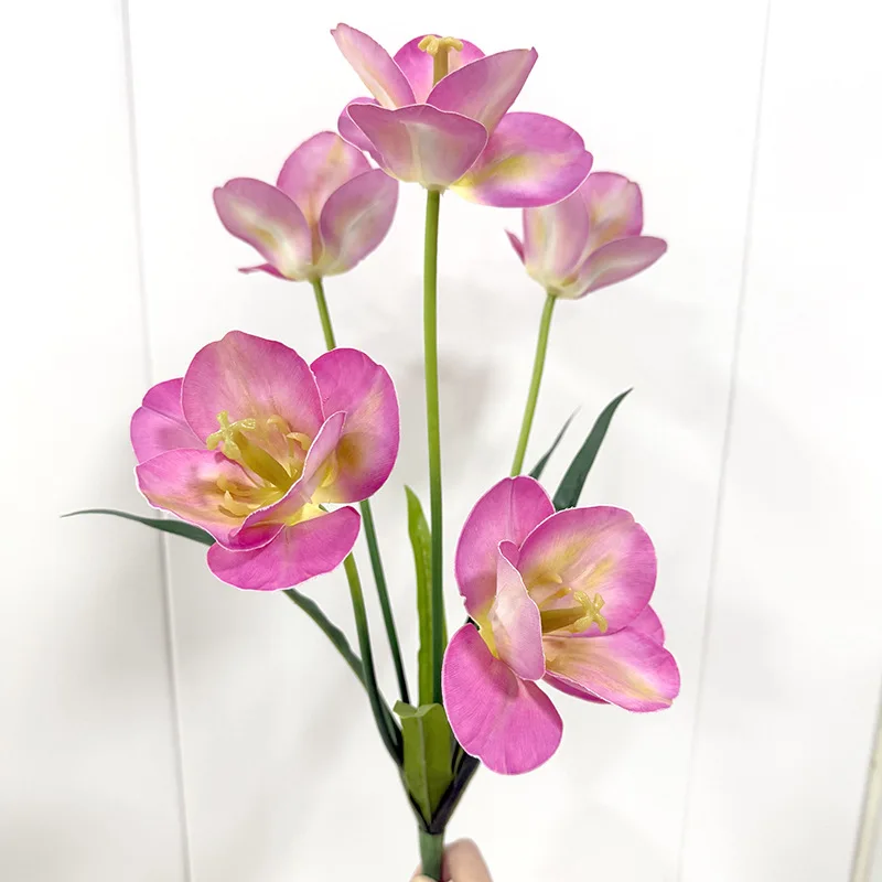 

5pcs Artificial Tulip Flower Branch Lifelike 3 Heads Latex Blossoming Tulips Plant for Wedding Home Party Table Floral Decor