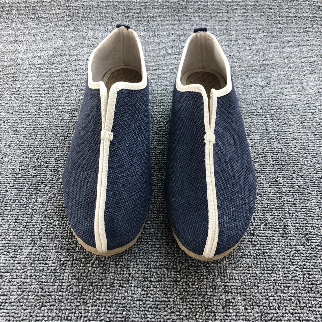 Chinese Style Men Linen Shoes Casual Male Breathable Shoes Men Fashion Men Loafers Driving Shoes Zen Kung Fu Tai Chi Shoes Solid