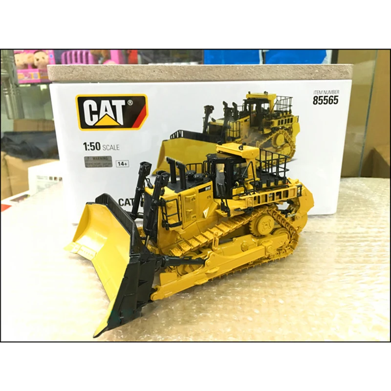 

Diecast Alloy DM 85565 CAT 1:50 Scale D11T Track Type Bulldozer Engineering Vehicle Model for Adult Classic Collection Display