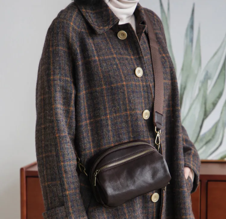 PNDME lässige Vintage-Umhängetasche aus pflanzlich gegerbtem Rindsleder für Damen, Wochenend-Reisetasche, Party-Luxus-Handtasche aus weichem Echtleder. – Detail 1