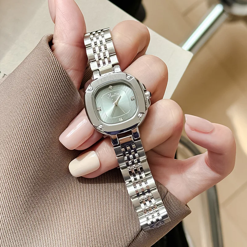 

New Vintage-Style Stainless Steel Chain Watch, Small Square Dial, Elegant Women'S Watch, High-Quality Selected Timepiece.