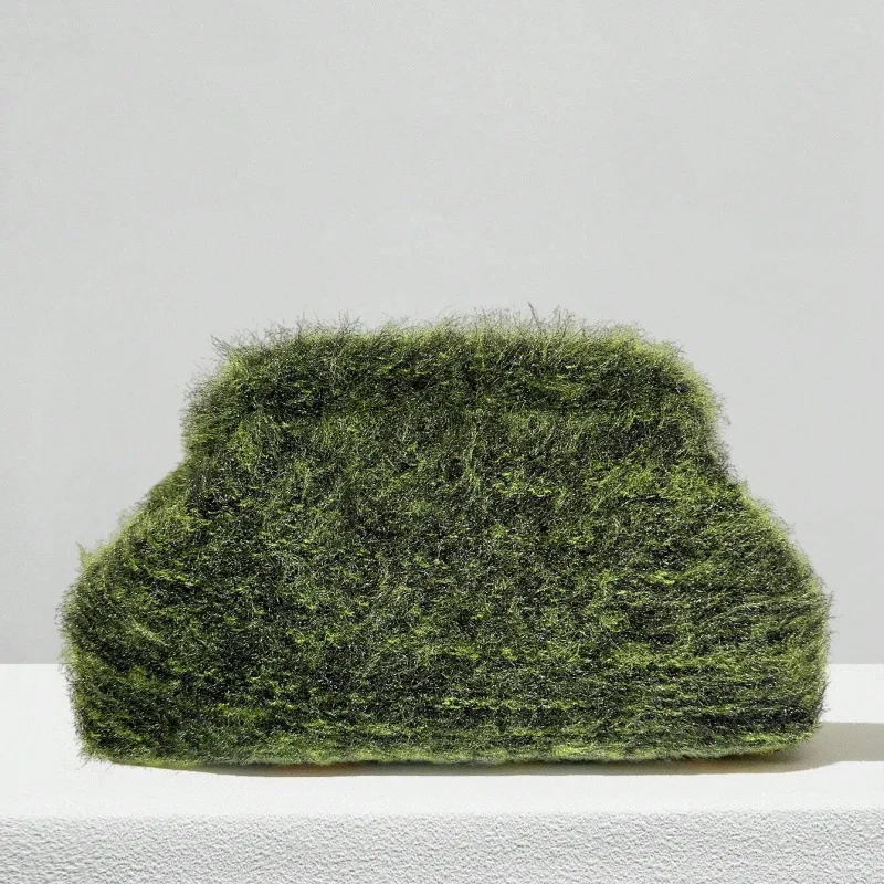 

New Trendy Furry Fluffy Soft Plush Clutch Bag for Women High Quality Handbag Casual Versatile Shopper Purse