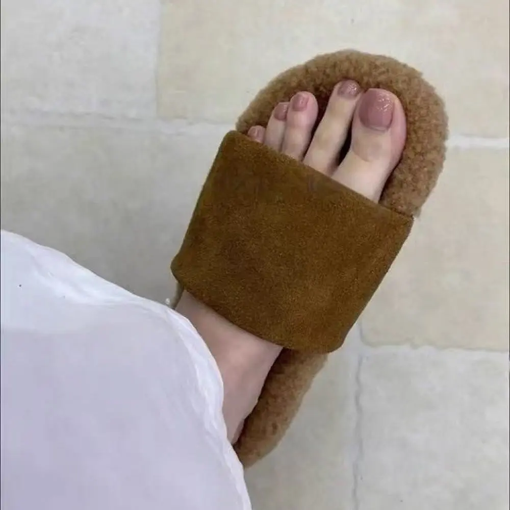 موضة دافئة نعال مسطحة دافئة للمنزل داخلي فروي أفخم أحذية المرأة دافئ الجلد المدبوغ المفتوحة تو النعال ملابس داخلية أنيقة