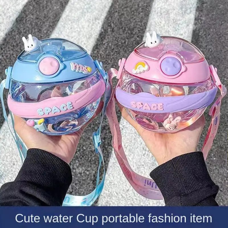 Botellas de agua creativas para niños, taza de paja especial de verano, portátil, estudiante, lindo Conejo, Vit, Planeta, taza de plástico