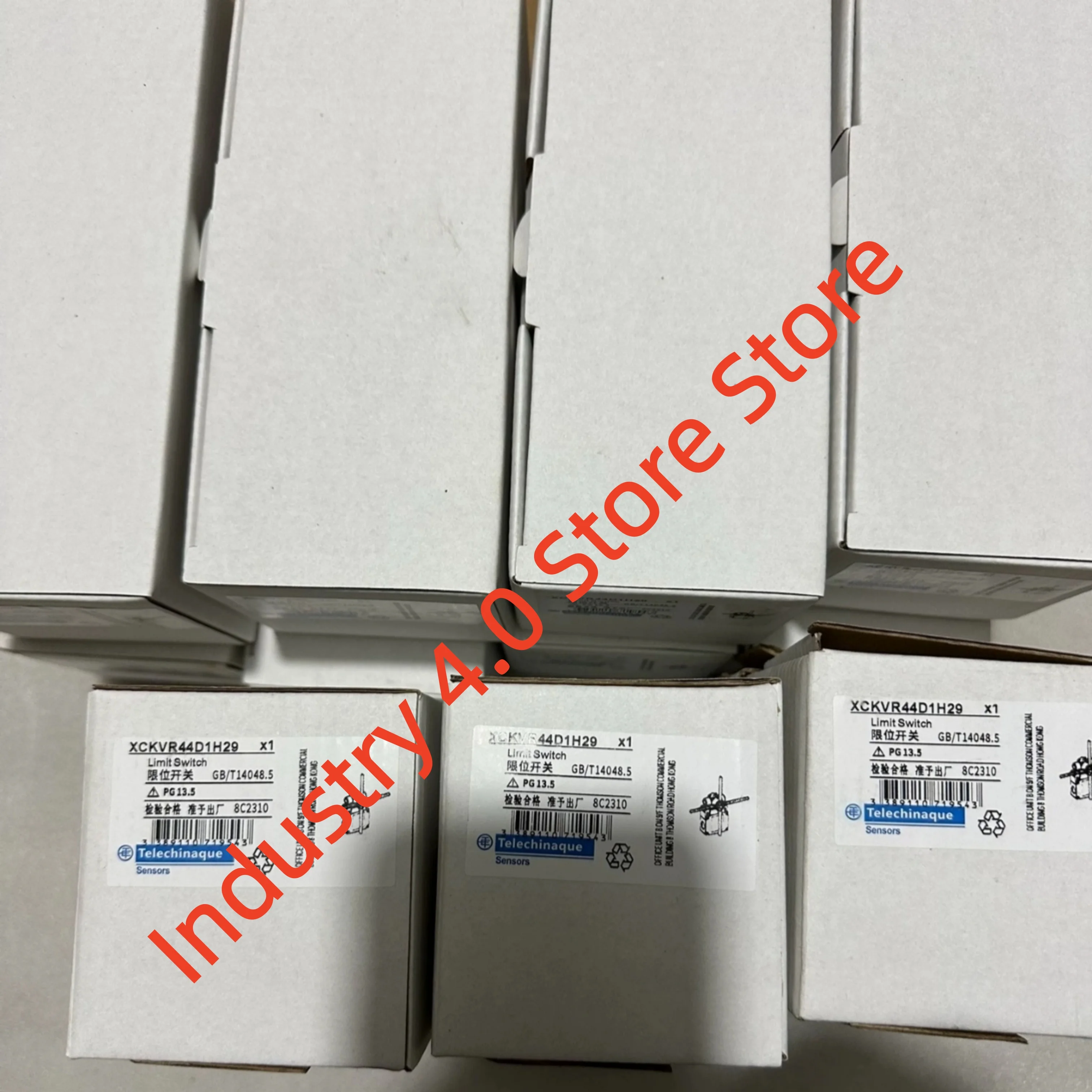 Cross lifting limit switch new in box  XCKVR44D1H29 XCKVR54D1H29