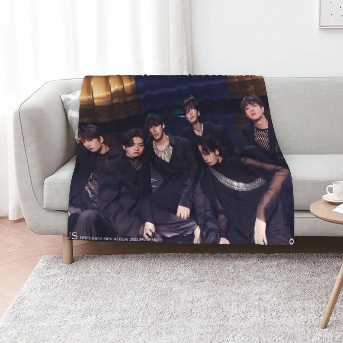Плед Oneus Malus с тем же ароматом, что и у K-pop бой-бэнда Ravn, Seoho, Leedo, Keonhee, Hwanwoong, Xion