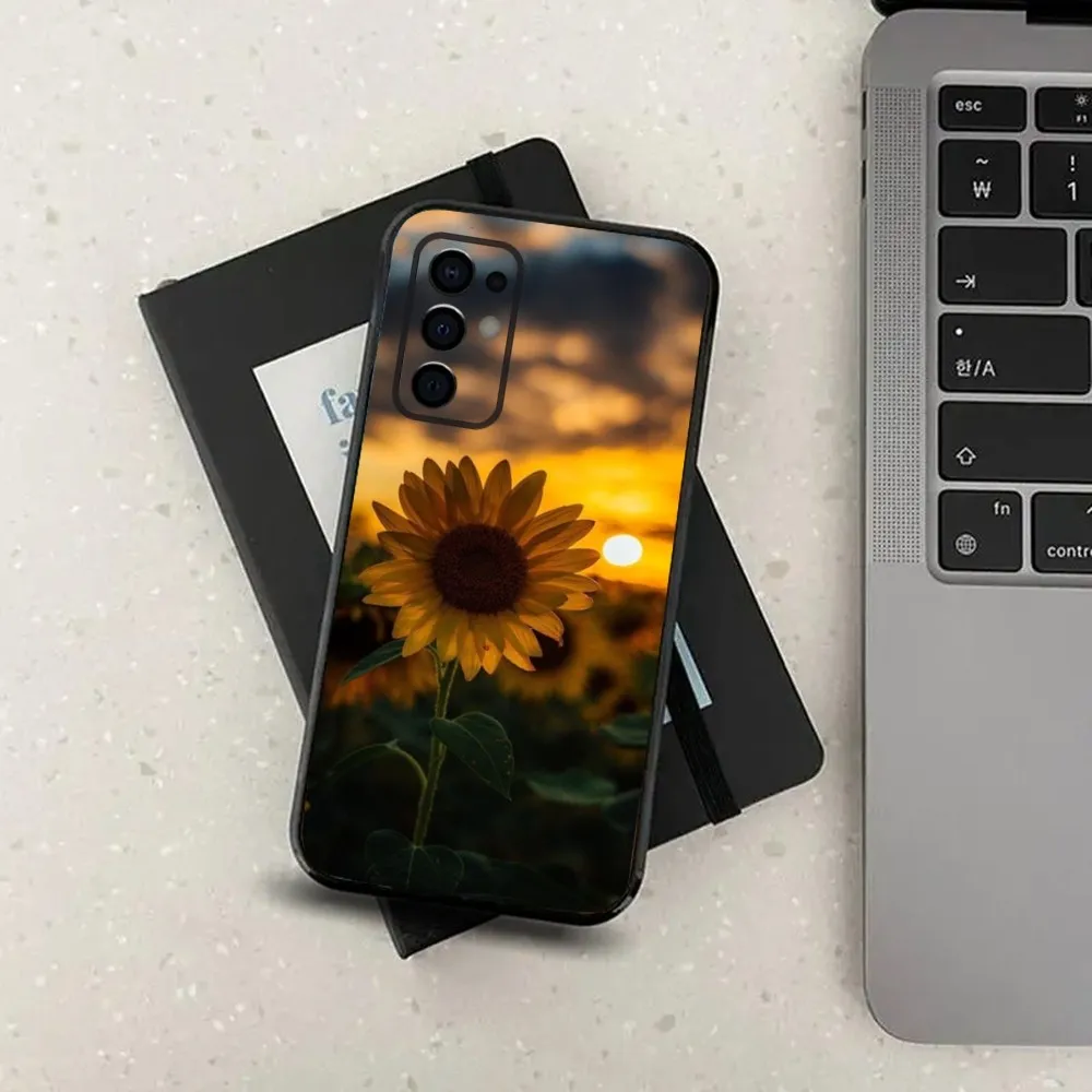 Beautiful Yellow Sunflower Phone Case For Samsung S24,S21,S22,S23,S30,Ultra,S20,Plus,Fe,Lite,Note,10,9,5G Black Soft Cover