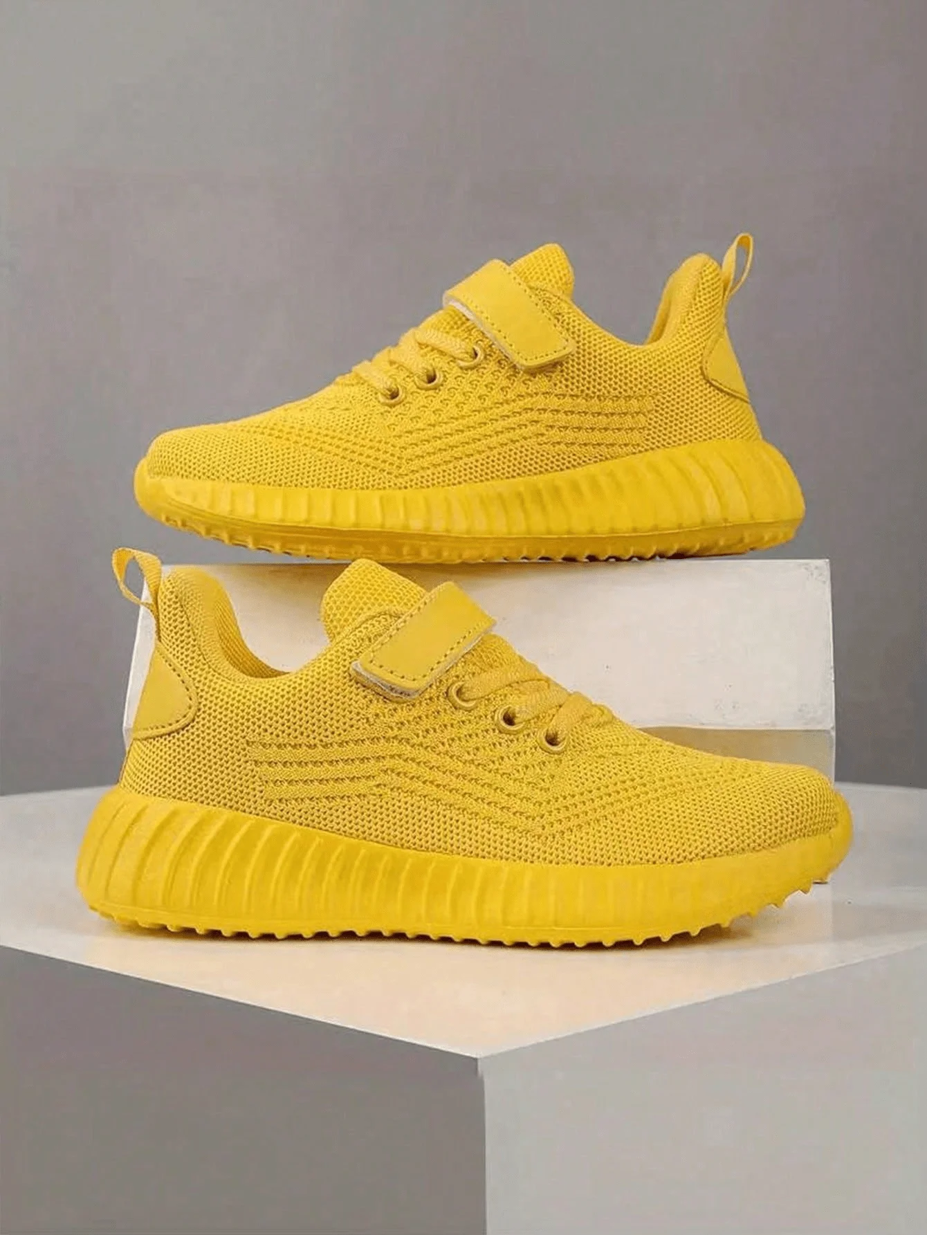 

Спортивная обувь для мальчиков, кроссовки, легкие спортивные, классическая сетка, дышащая, модная и повседневная обувь для девочек.