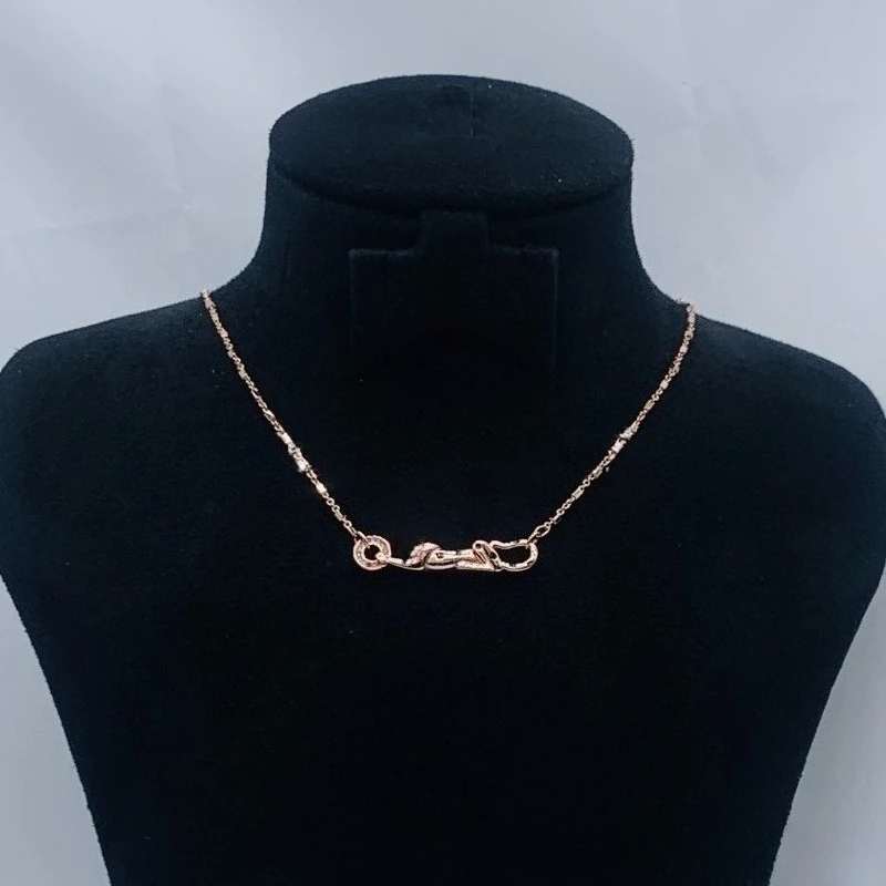 2025 قلادة جديدة عتيقة على شكل الفهد الاستبداد مناسبة للاستخدام اليومي