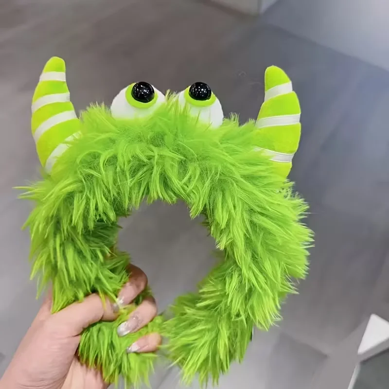 Niedliches Monster-Plüsch-Stirnband für Damen, Stirnband im Cartoon-Stil, ideal zum Gesichtwaschen und zum Auftragen von Make-up, Haaraccessoire. – Detail 4