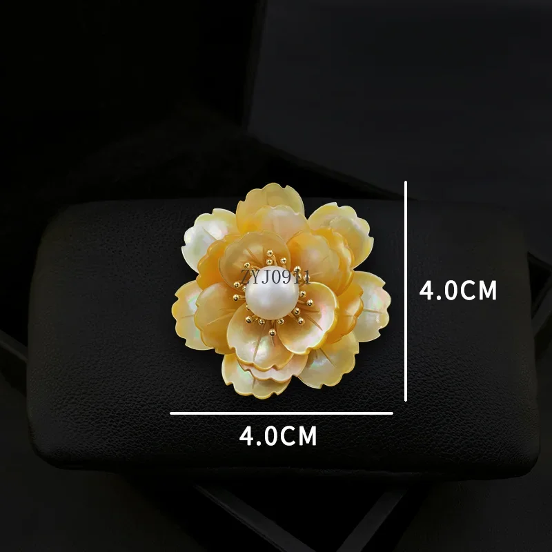 *z كاميليا بروش لؤلؤ المياه العذبة الطبيعية قذيفة زهرة دبوس الراقية رائعة فاخرة أنيقة الصدار المرأة دعوى مجوهرات