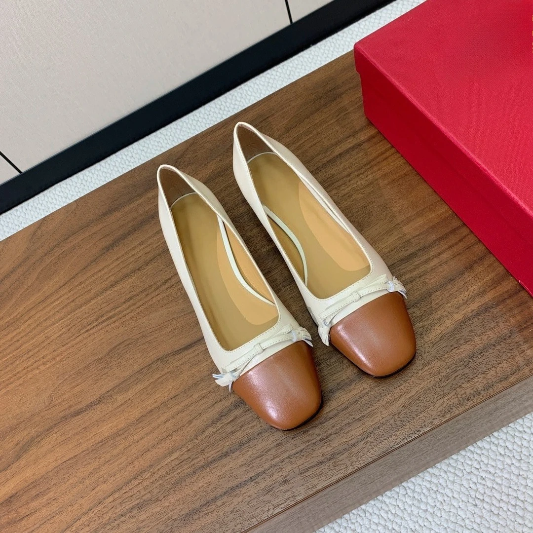 Zapatos de Ballet de Lujo 2026 con Diseño de Piel de Oveja en Combinación de Colores, Marca Famosa, con Capa Gruesa, Estilo Simple y Mariposa