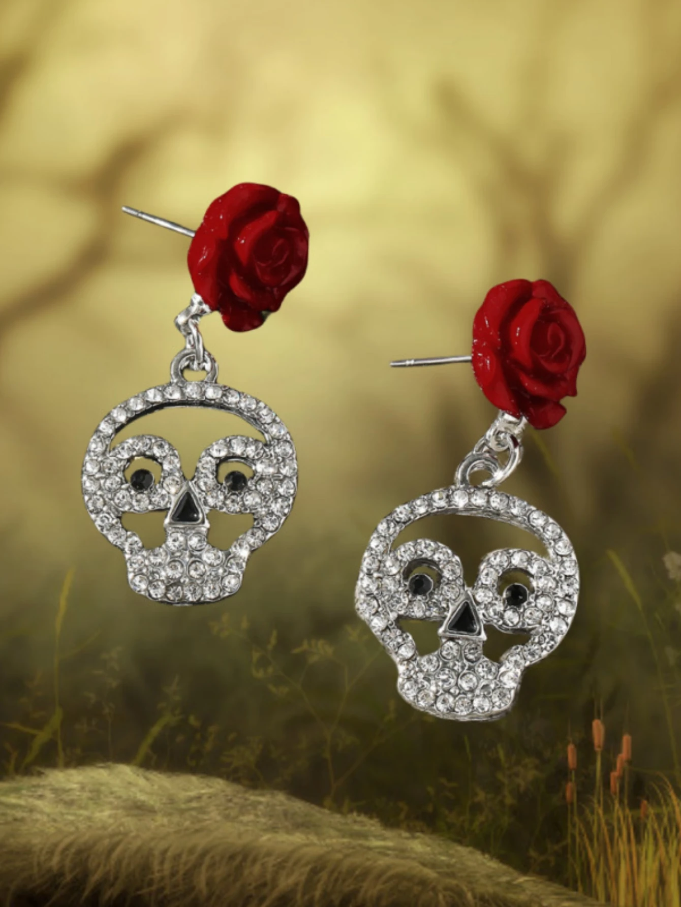 A pair of Halloween dark Gothic rose hollowed out love skull earrings for female earrings