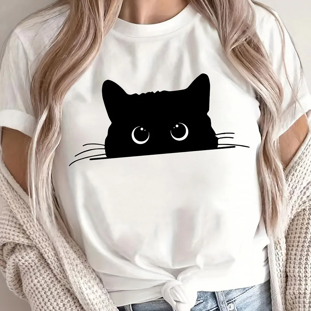 

Relaxed fit women's animal print T shirt with short sleeves and round neckline suitable for casual and fashionable street style
