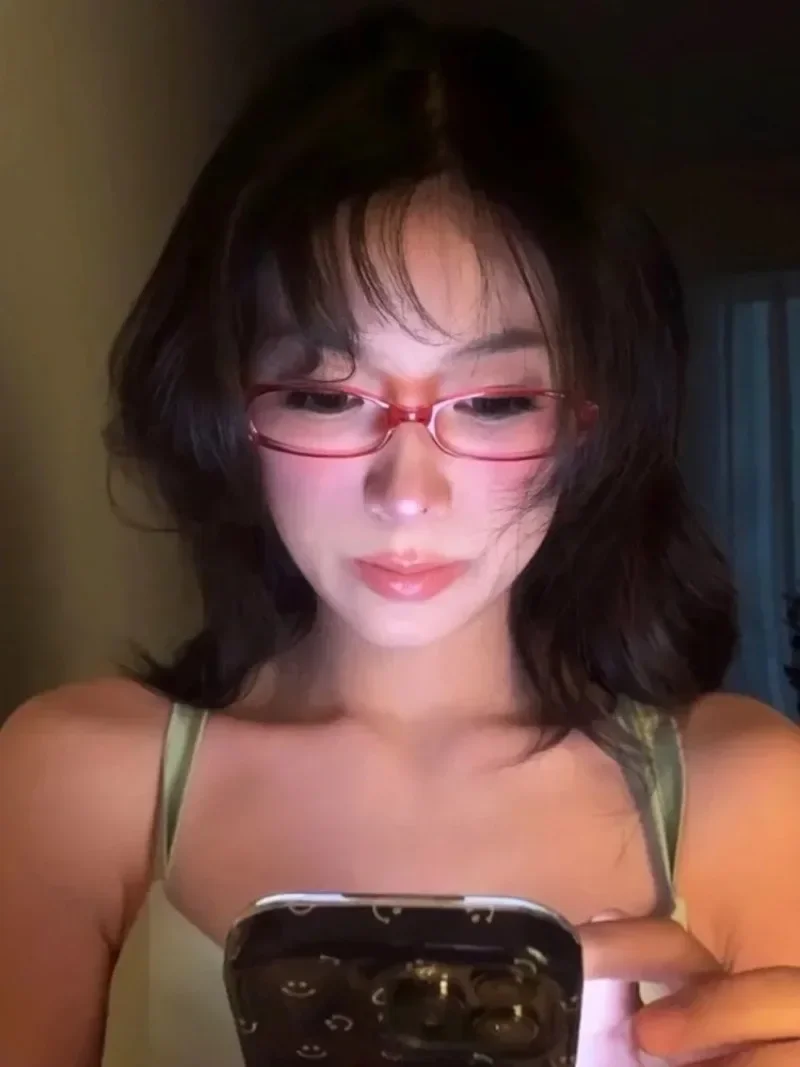 Y2K Small Oval-Square Fashion Glasses — product information 13