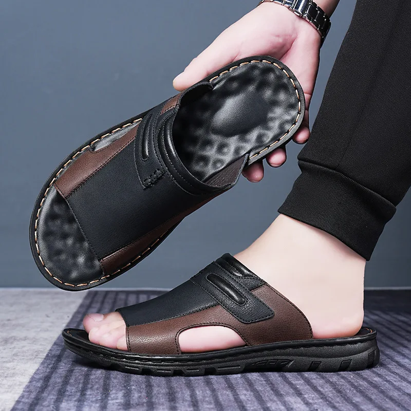 

Luxury Men's Slippers 2025 Summer Casual Beach Shoes Designer Leather Slippers for Men Non Slip Flat Sandals Chanclas De Hombre