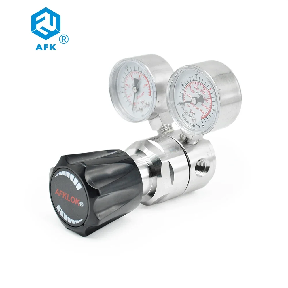 American AFKLOK Adjustable 150 psi CO2 1-Stage Pressure Regulator With Dual Gauges