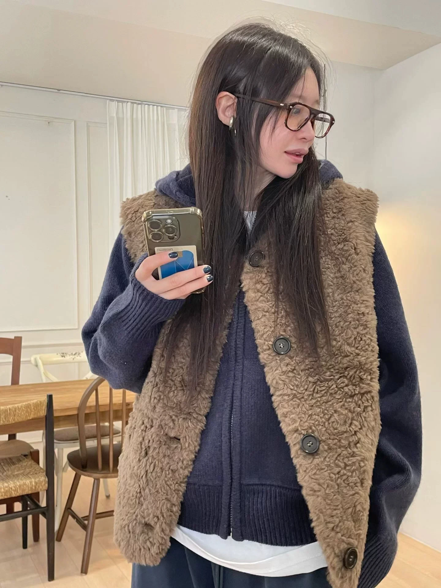 Clothland Women Sweet Lamb Fur Vest Single Breasted Sleeveless Waistcoat Female Chic Jacket Coat Mujer MA196