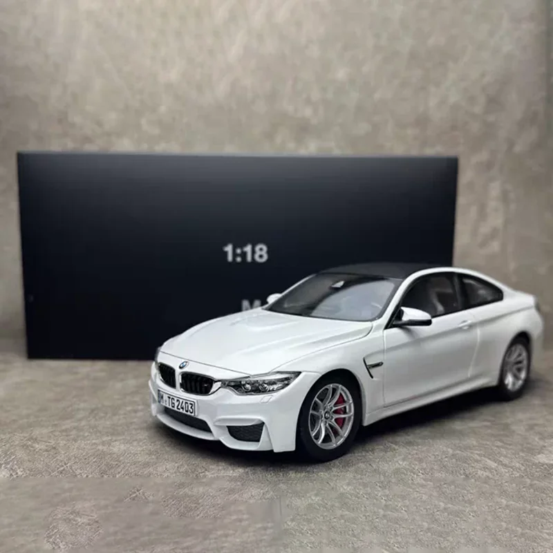 Paragon 1:18 Scale M4 F82 Alloy Car Model Unique Gift Desktop Collection Replica Toy Scene Simulation Souvenirs