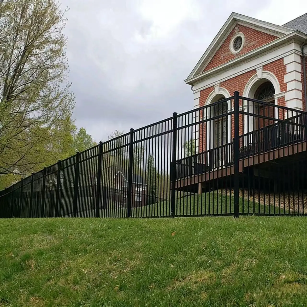 Heavy Duty Aluminum Alloy Fence Eco Friendly Waterproof Rust Proof Wind Resistant Easy Install Residential Patio Fence