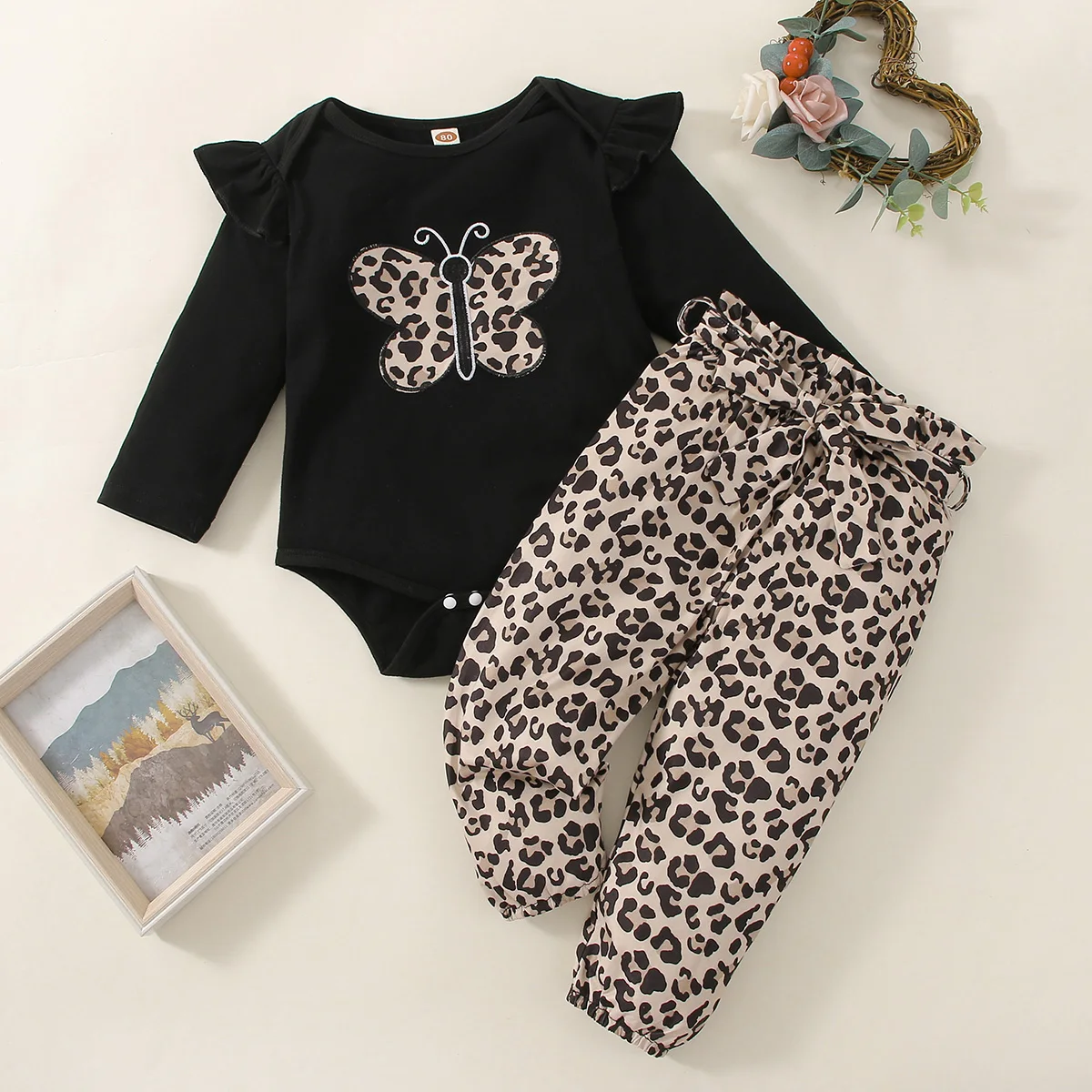 

Baby girl baby fashionable and cute butterfly embroidered long sleeved triangle jumpsuit and leopard print pants set for autumn